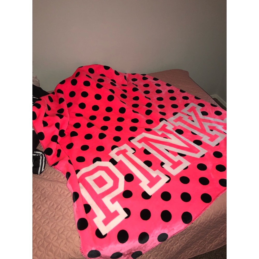 VS Pink Sherpa